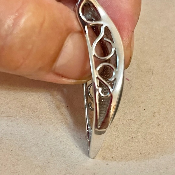 Silver Plate Pendant With Black Onyx Gemstone - Picture 4 of 9